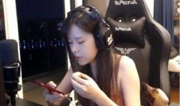 娱乐吃瓜酱手机掉水里,娱乐吃瓜酱的惊险救援记